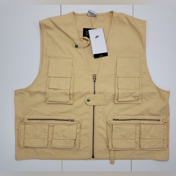 Nike Mens Life Utility Vest Sesame FN3214-252 Size Medium Lifestyle Tactical New - Picture 1 of 9